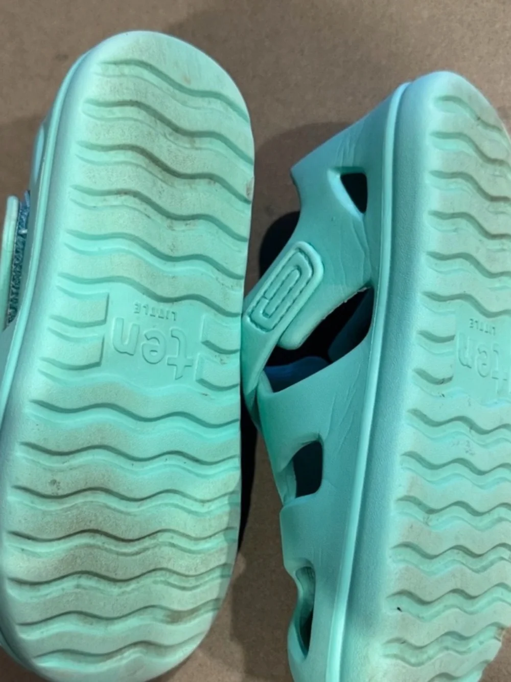Ten Little Easy-On Aqua Water Shoes with Secure Strap Size 11